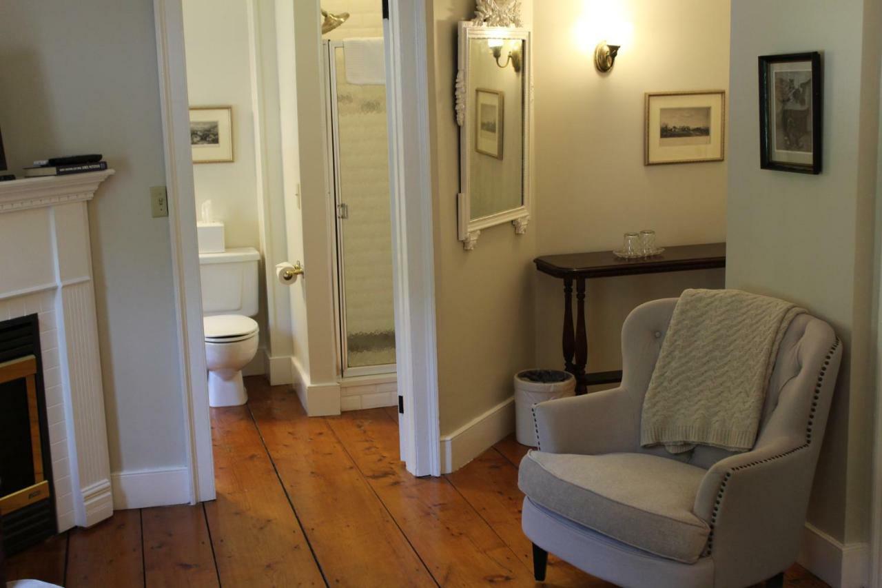 Federal House Inn Lee Eksteriør billede